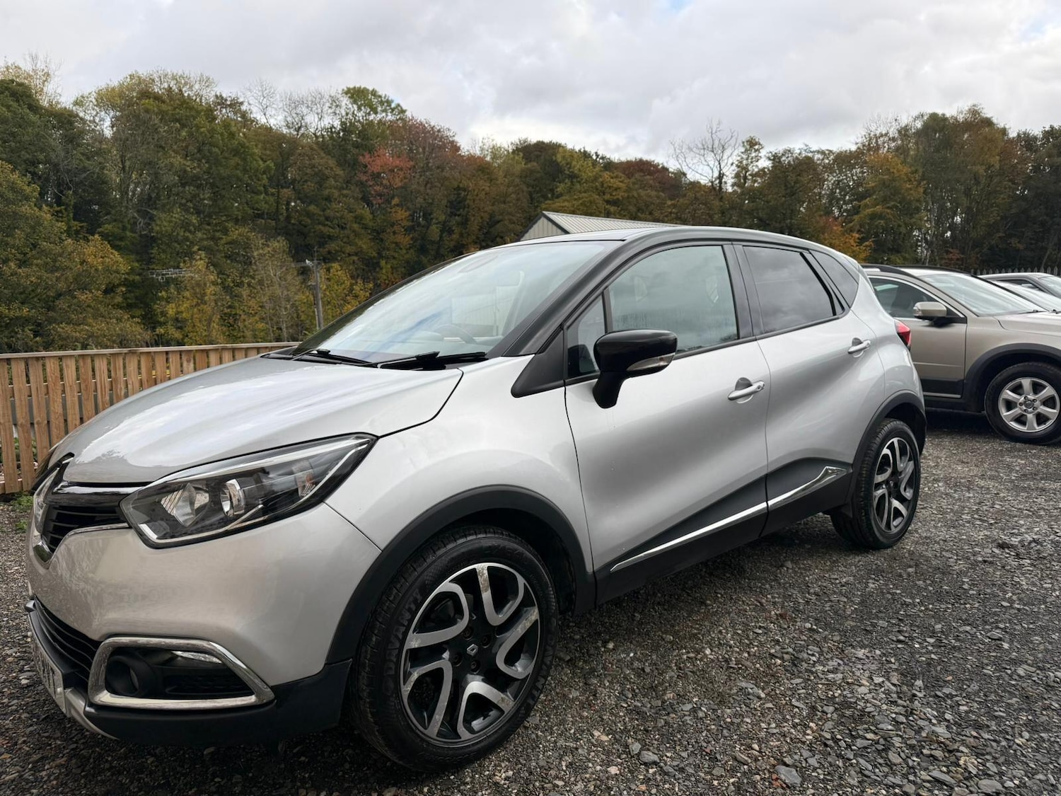 Used Renault Captur 2016 for sale - 76337821: Photo 3