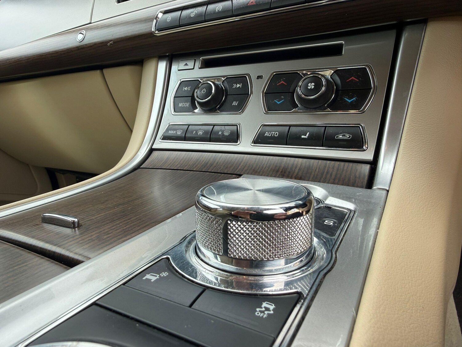 Used Jaguar XF 2014 for sale - 77574708: Photo 13