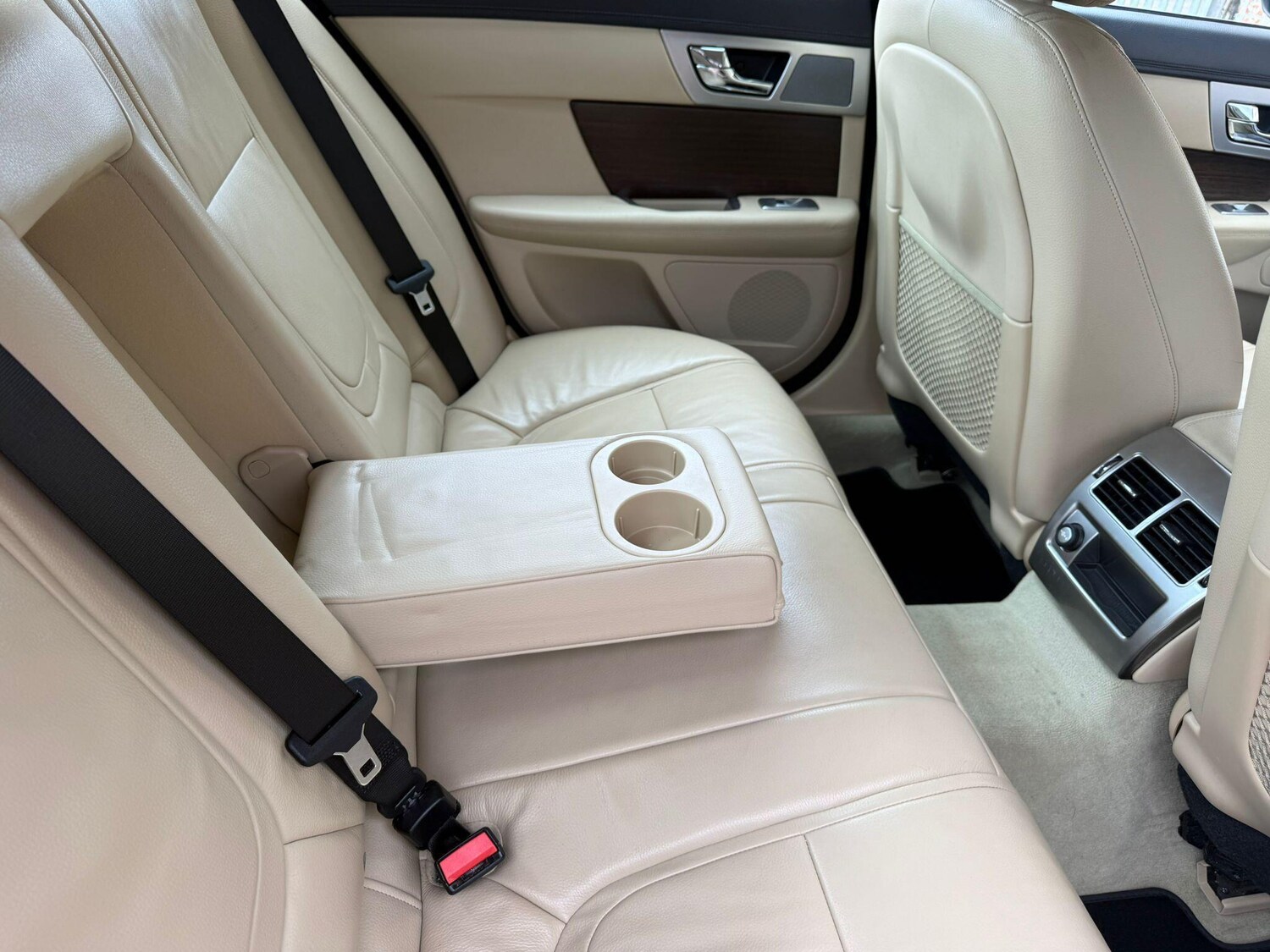 Used Jaguar XF 2014 for sale - 77574708: Photo 17