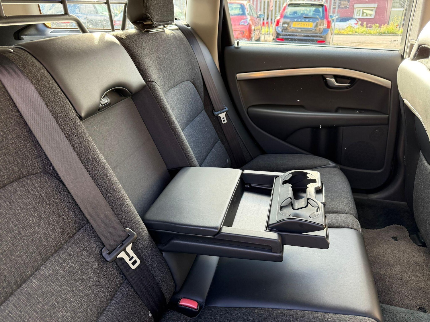 Used Volvo XC70 2010 for sale - 76349215: Photo 16
