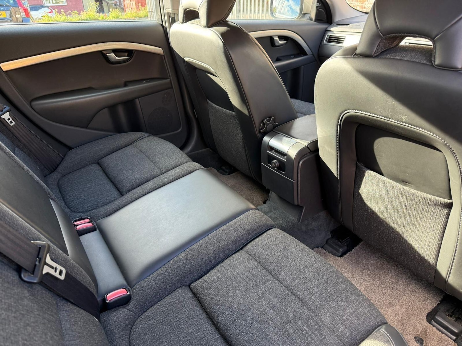 Used Volvo XC70 2010 for sale - 76349215: Photo 18