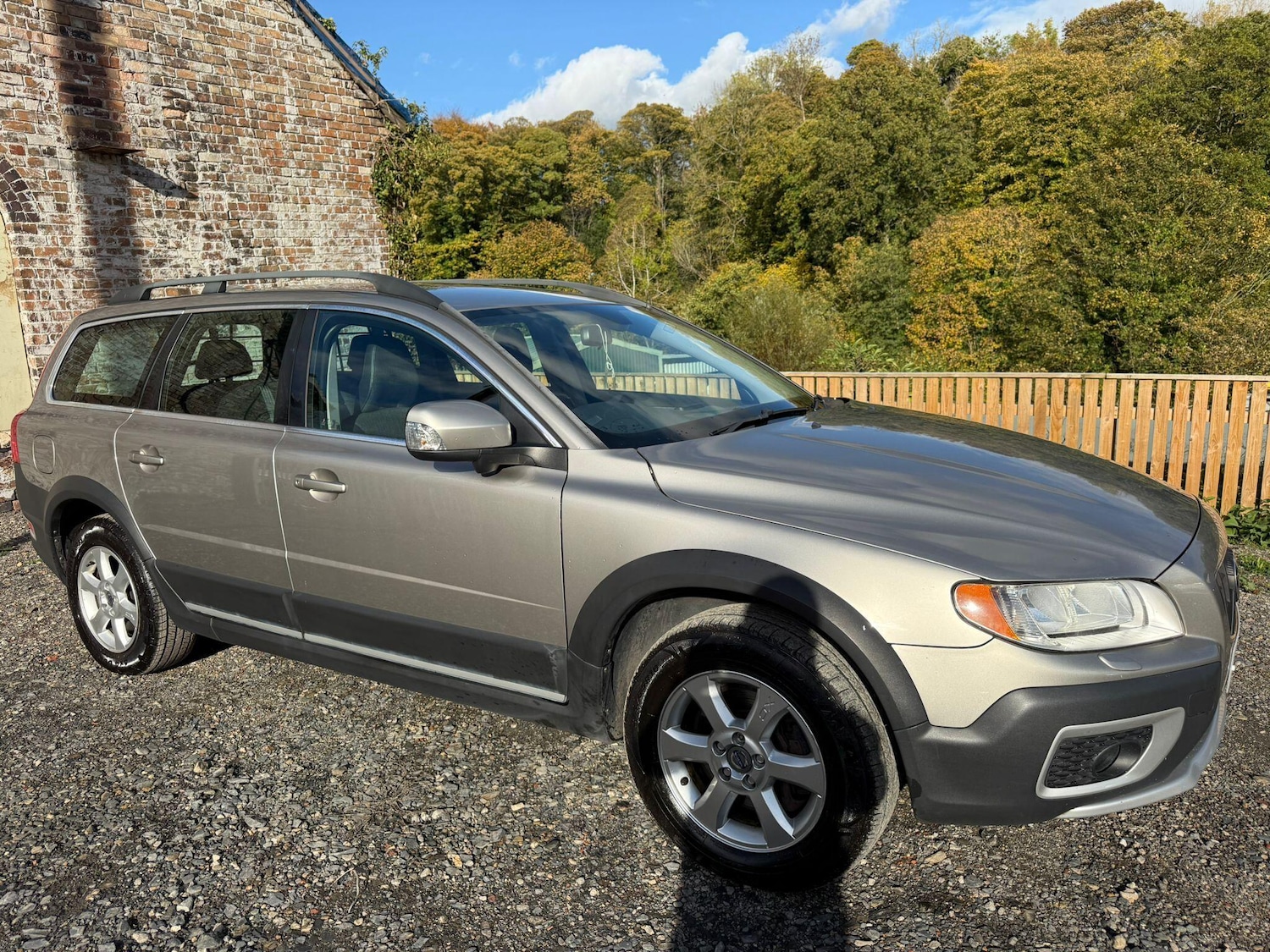 Used Volvo XC70 2010 for sale - 76349215: Photo 5