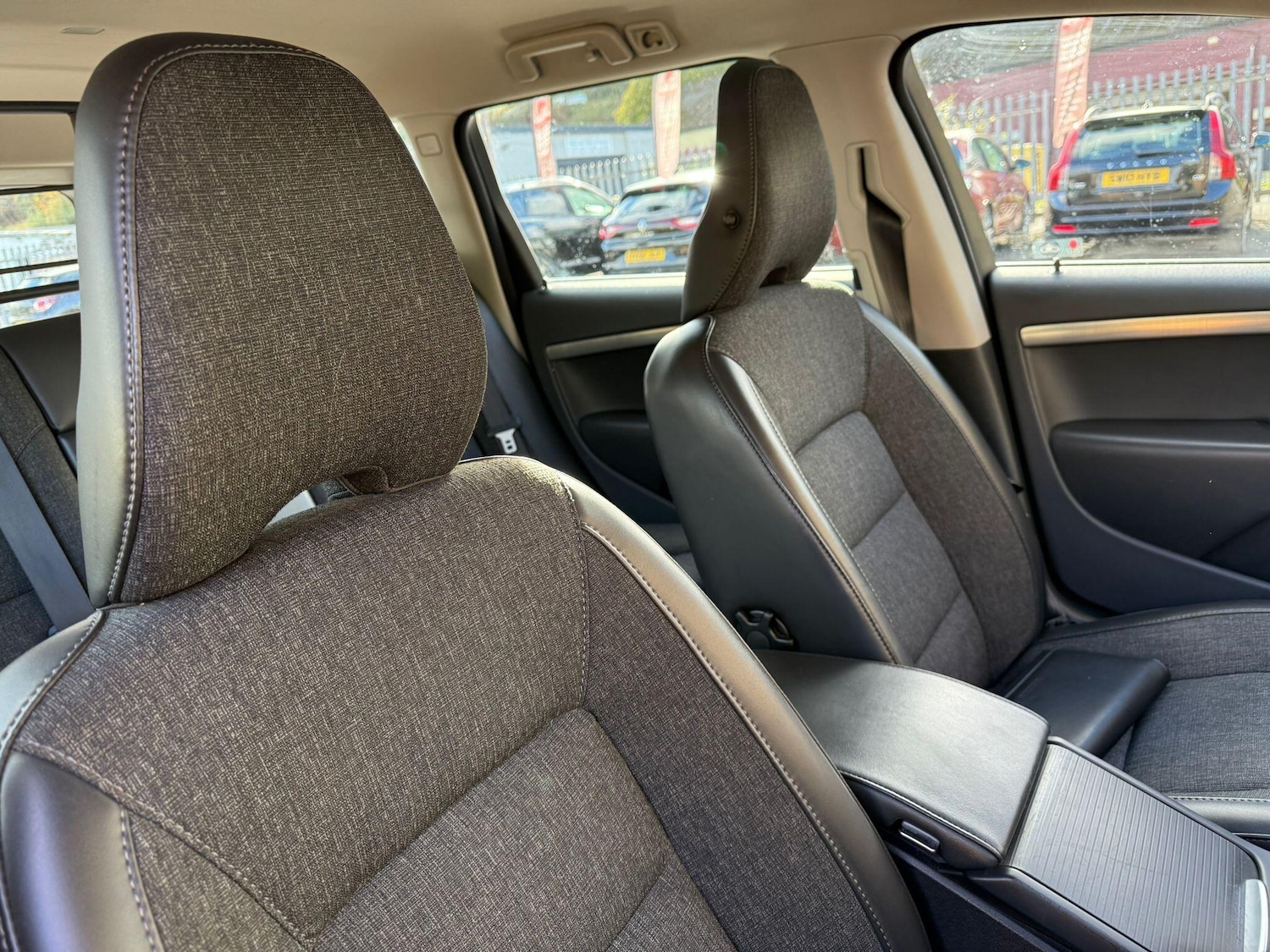 Used Volvo XC70 2010 for sale - 76349215: Photo 53