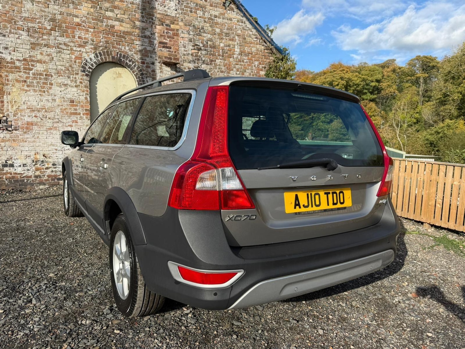 Used Volvo XC70 2010 for sale - 76349215: Photo 8