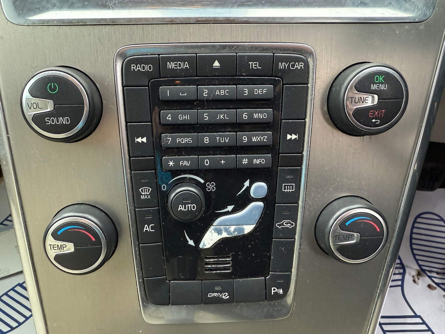 Used Volvo XC60 2011 for sale - 76550135: Photo 20