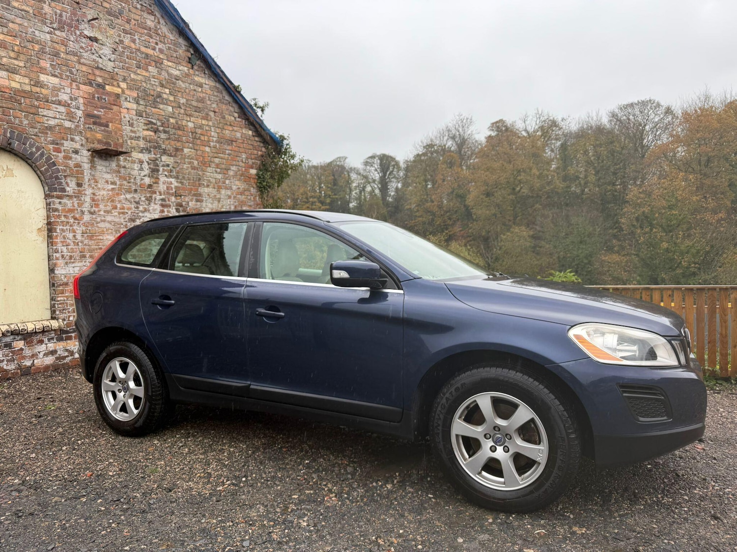 Used Volvo XC60 2011 for sale - 76550135: Photo 3