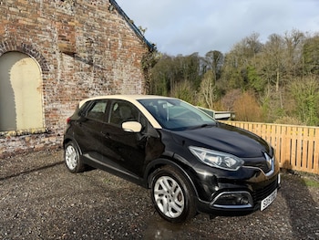 Used Renault Captur 2015 for sale - 77510259: Photo