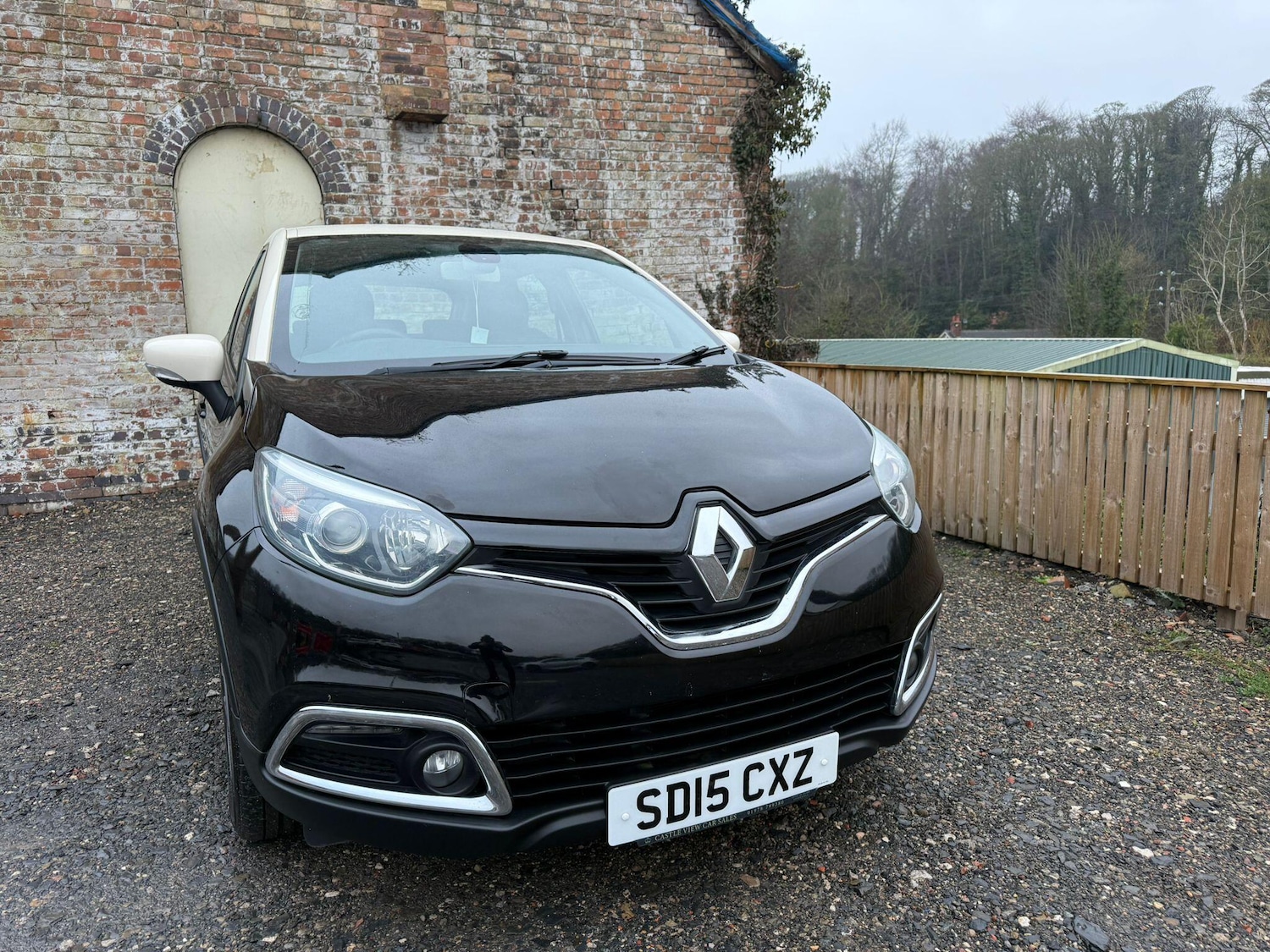 Used Renault Captur 2015 for sale - 77510259: Photo 2