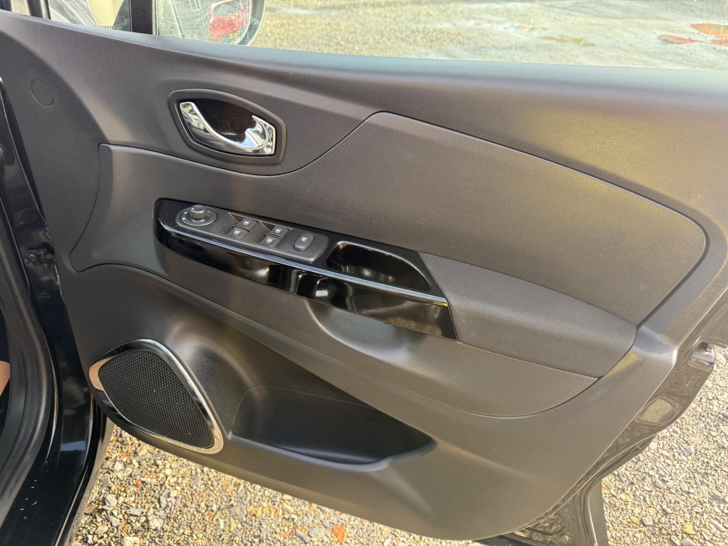 Used Renault Captur 2015 for sale - 77510259: Photo 23