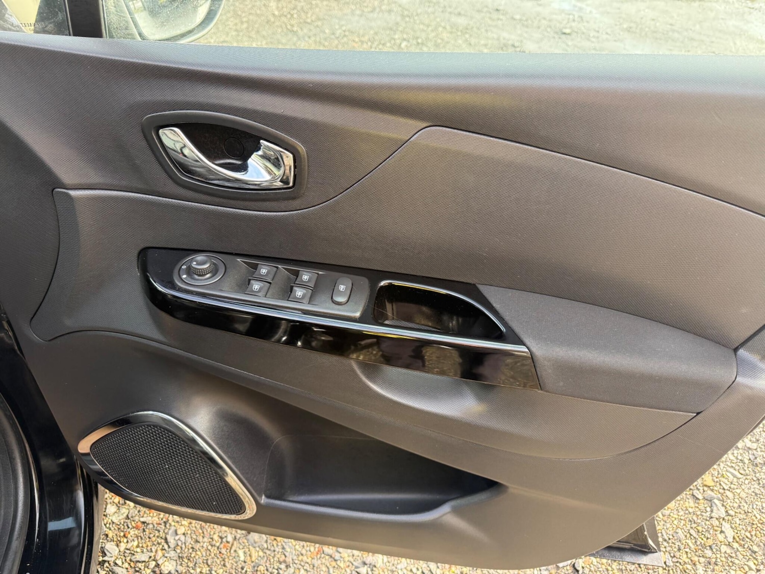 Used Renault Captur 2015 for sale - 77510259: Photo 27