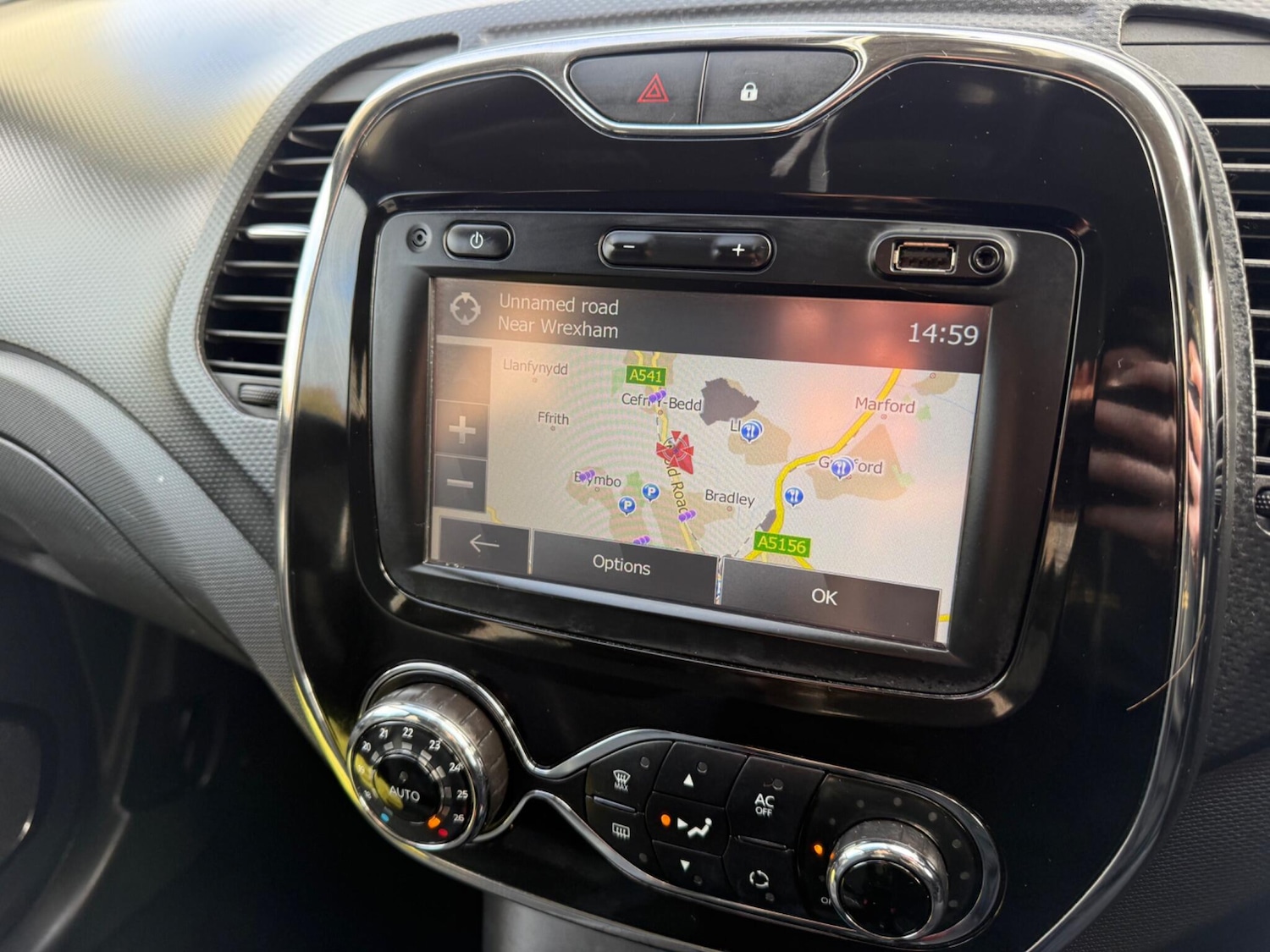 Used Renault Captur 2015 for sale - 77510259: Photo 28