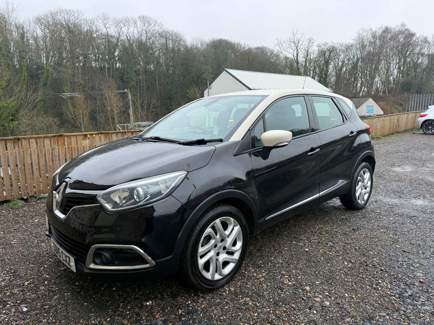 Used Renault Captur 2015 for sale - 77510259: Photo 3