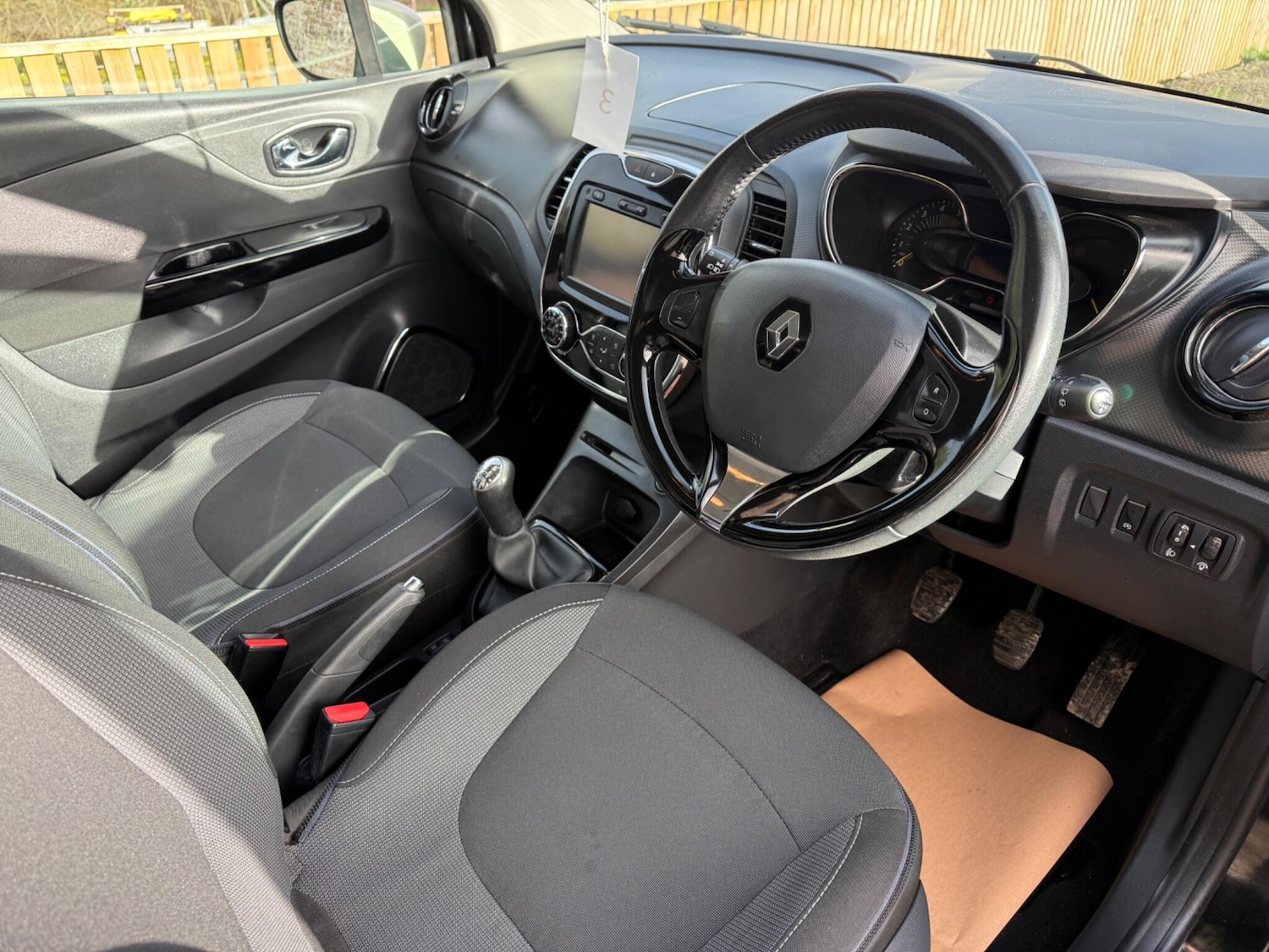 Used Renault Captur 2015 for sale - 77510259: Photo 37