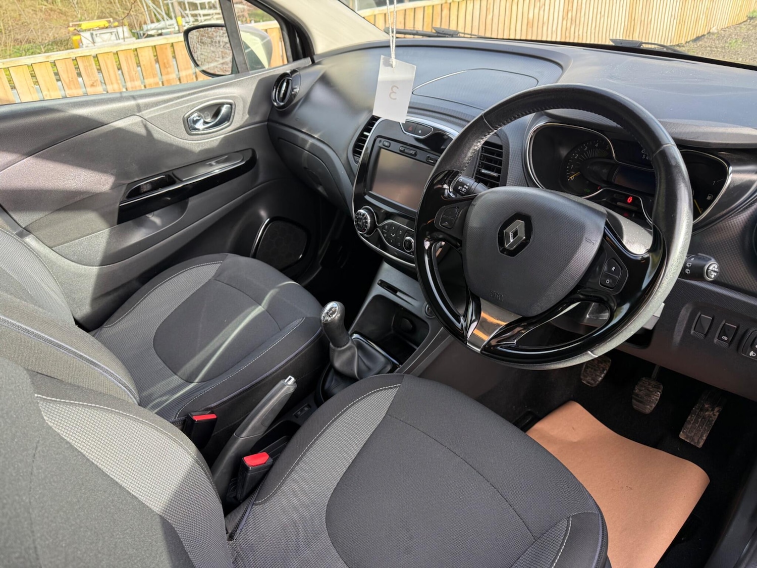 Used Renault Captur 2015 for sale - 77510259: Photo 39