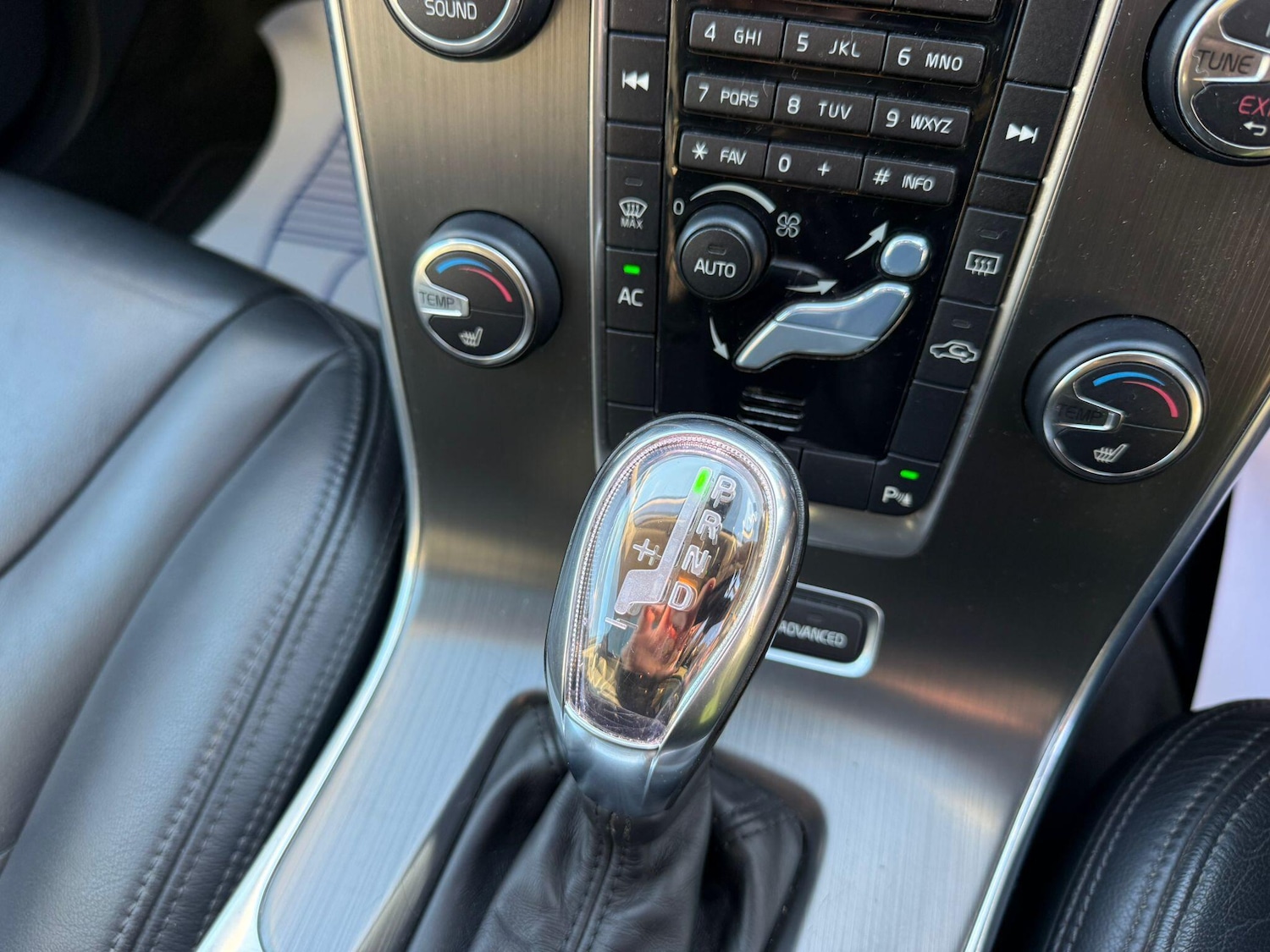 Used Volvo V60 2012 for sale - 76865413: Photo 14