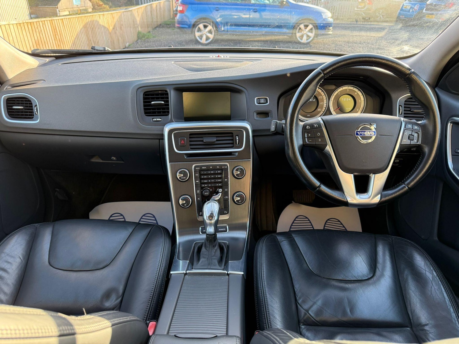 Used Volvo V60 2012 for sale - 76865413: Photo 15