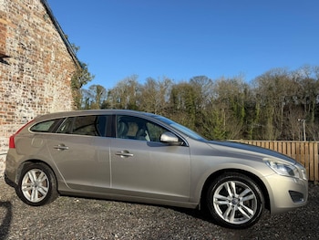 2012 (12) - 2.4 D5 SE Lux Nav Geartronic Euro 5 5dr