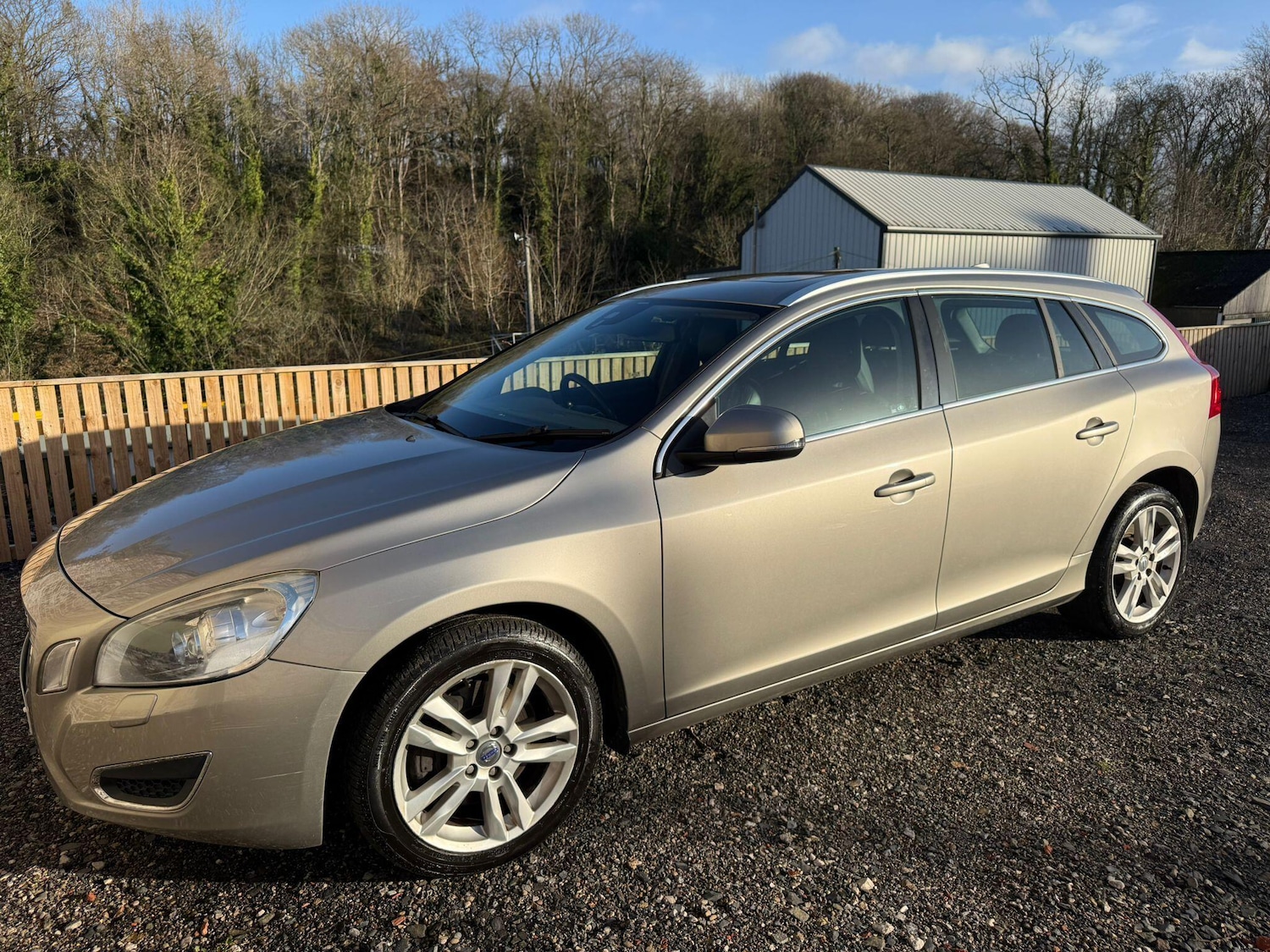 Used Volvo V60 2012 for sale - 76865413: Photo 2