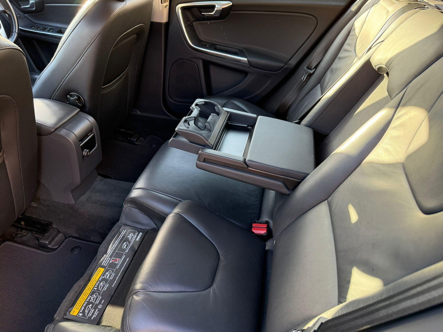 Used Volvo V60 2012 for sale - 76865413: Photo 21