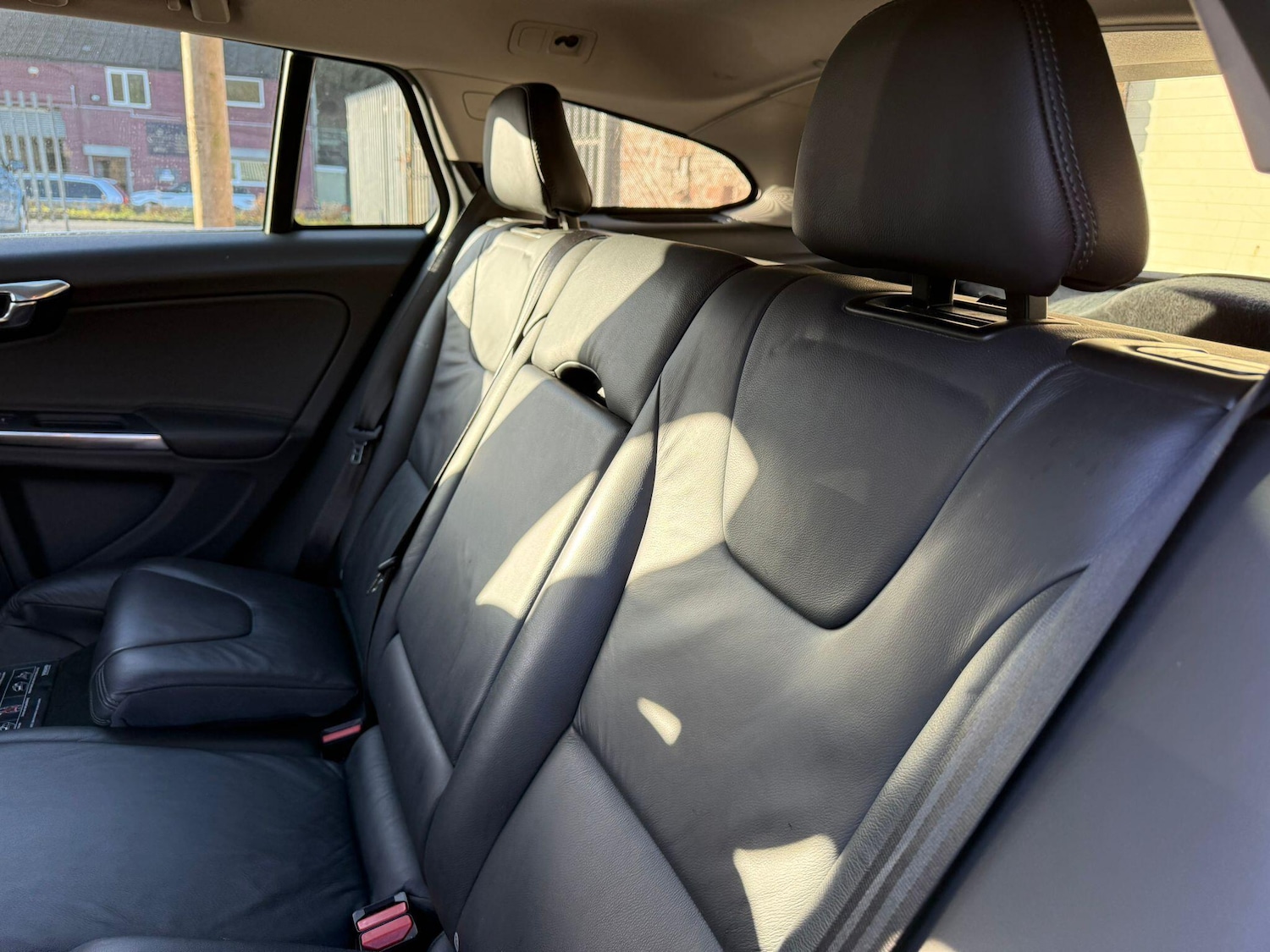 Used Volvo V60 2012 for sale - 76865413: Photo 22