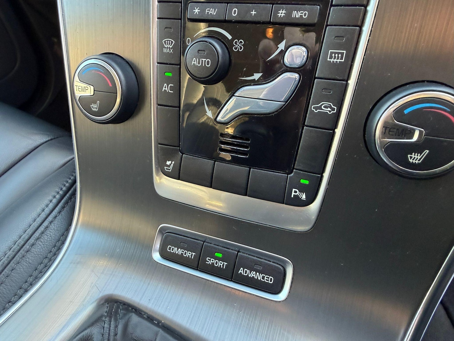 Used Volvo V60 2012 for sale - 76865413: Photo 25