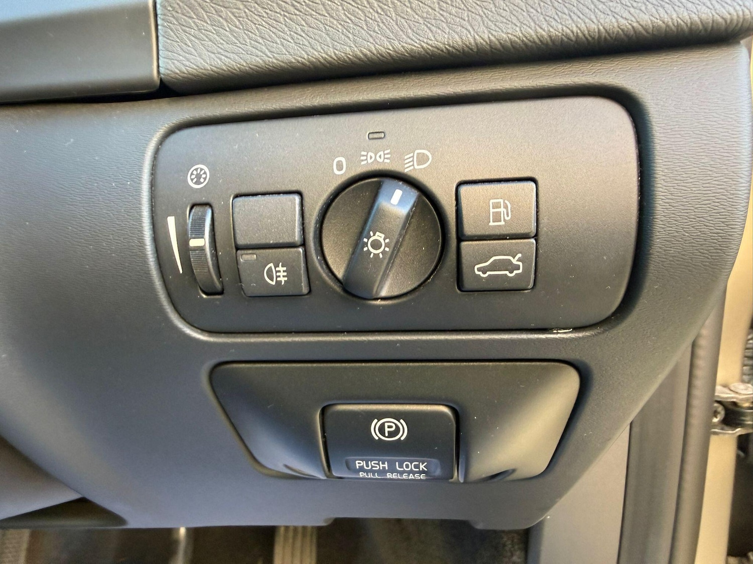 Used Volvo V60 2012 for sale - 76865413: Photo 28