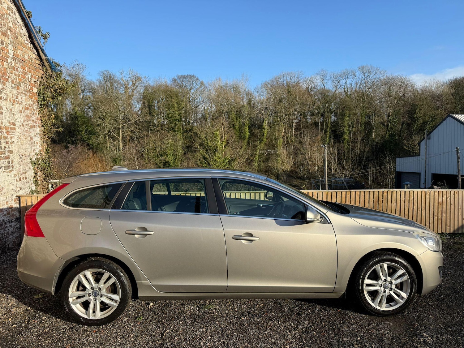 Used Volvo V60 2012 for sale - 76865413: Photo 3