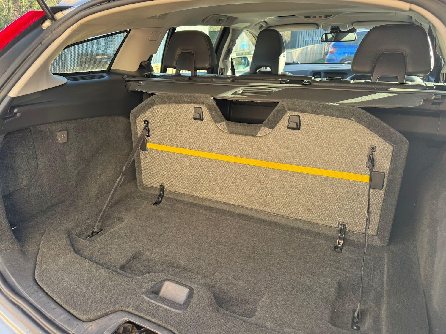 Used Volvo V60 2012 for sale - 76865413: Photo 39