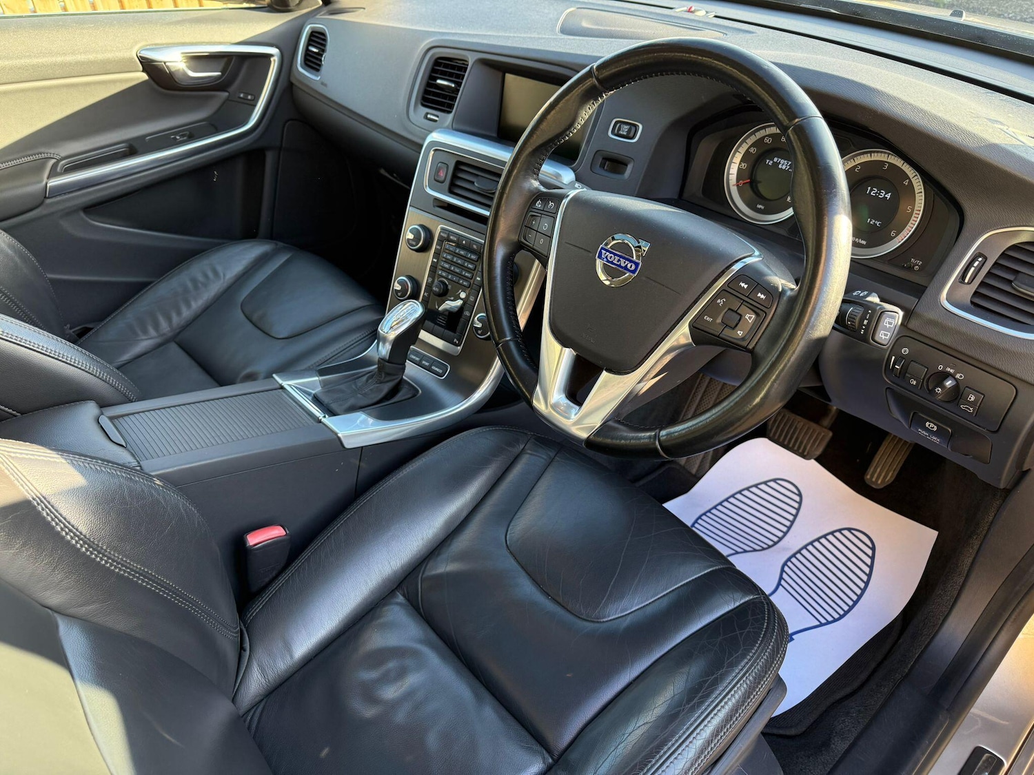 Used Volvo V60 2012 for sale - 76865413: Photo 46