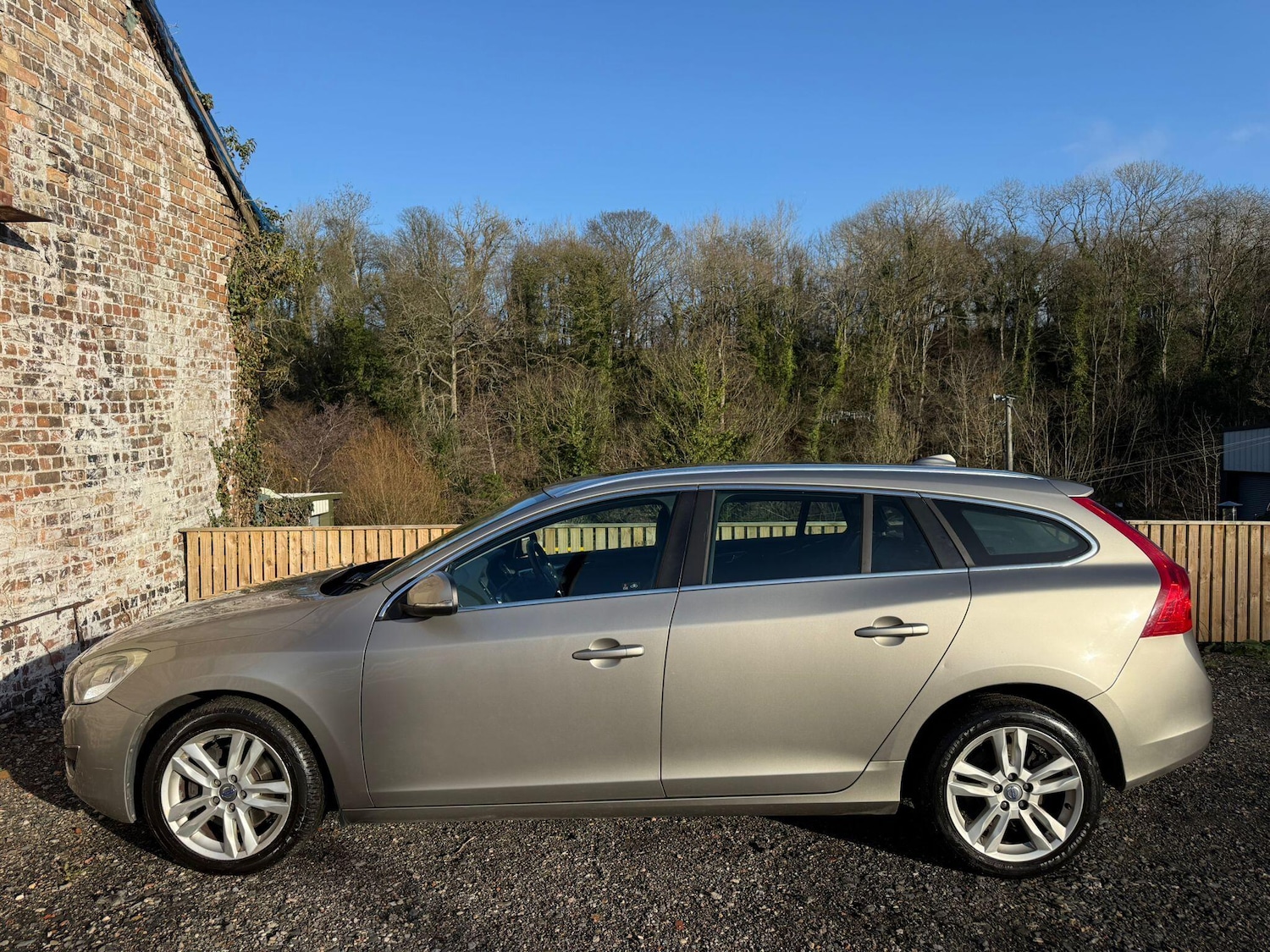 Used Volvo V60 2012 for sale - 76865413: Photo 8