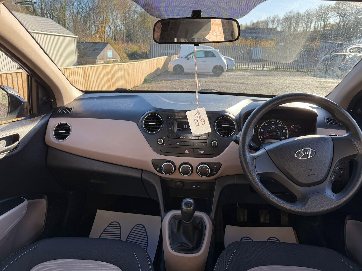 Used Hyundai i10 2014 for sale - 76633328: Photo 11