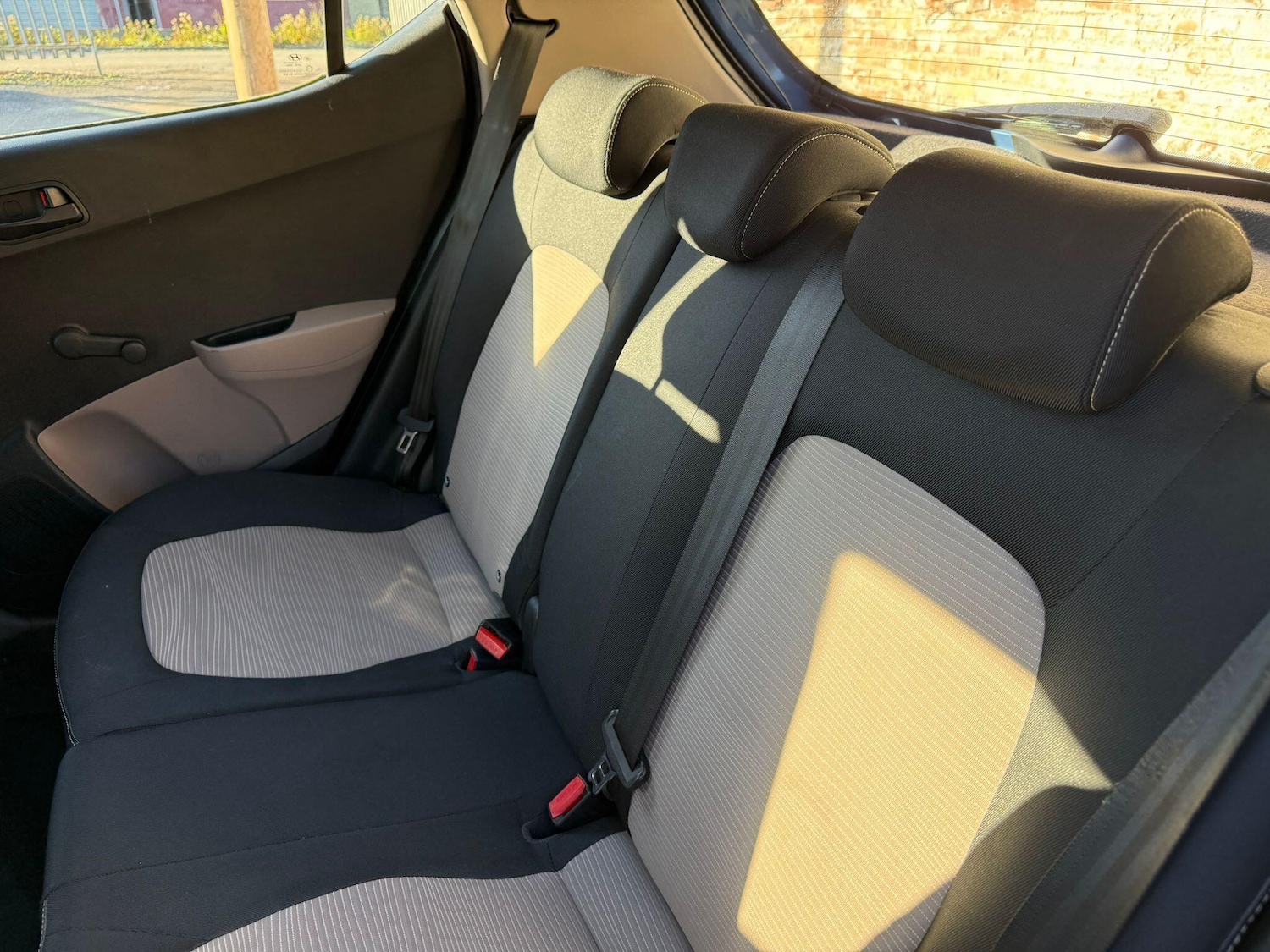 Used Hyundai i10 2014 for sale - 76633328: Photo 13