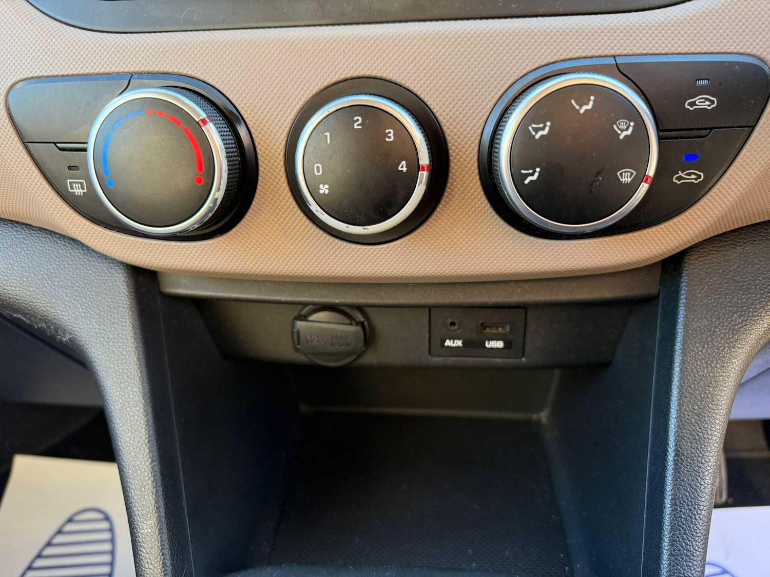 Used Hyundai i10 2014 for sale - 76633328: Photo 17