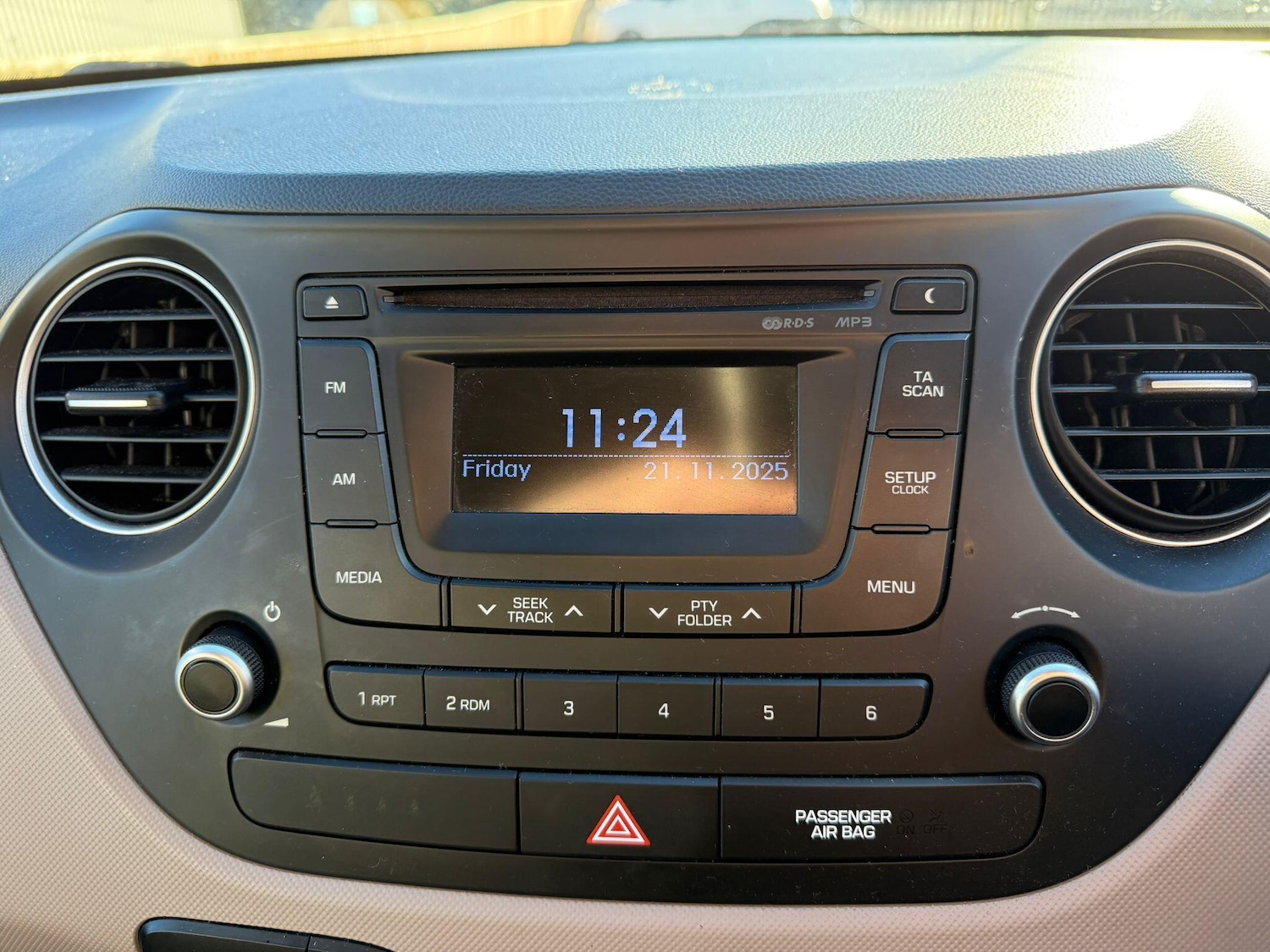 Used Hyundai i10 2014 for sale - 76633328: Photo 23