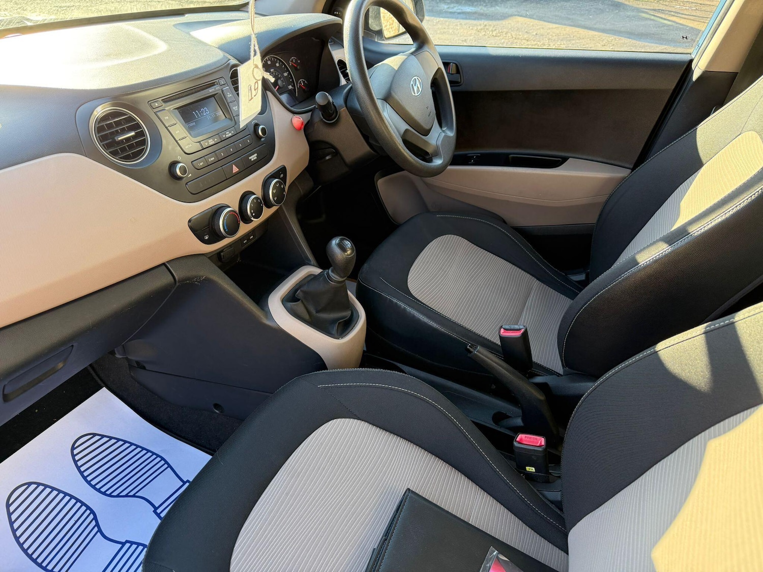 Used Hyundai i10 2014 for sale - 76633328: Photo 26