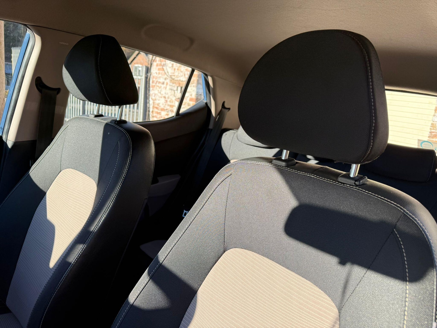 Used Hyundai i10 2014 for sale - 76633328: Photo 33