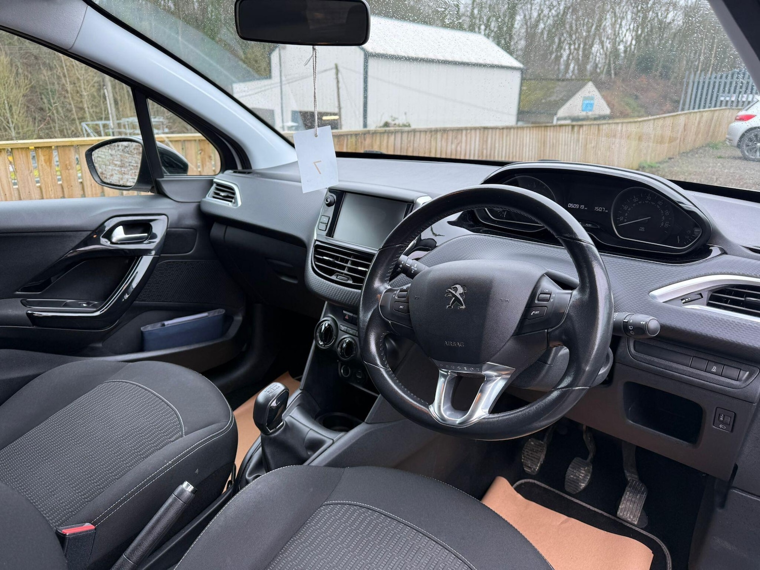 Used Peugeot 208 2017 for sale - 77537752: Photo 15