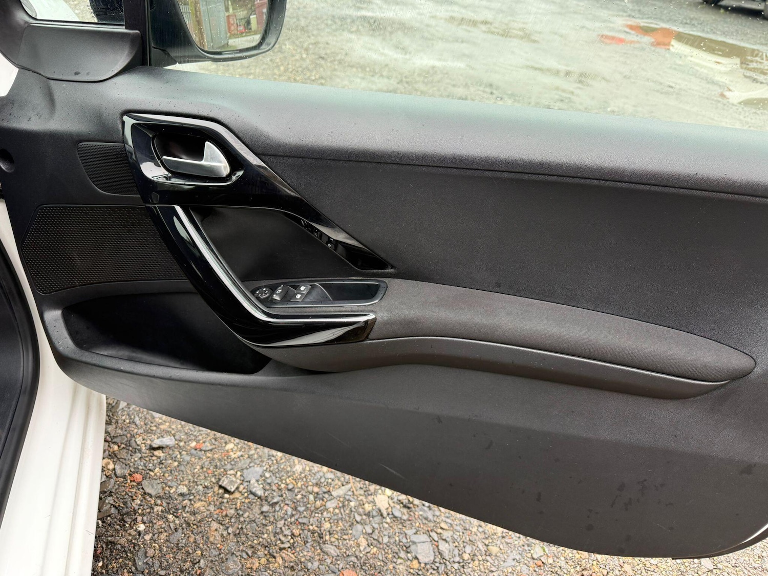 Used Peugeot 208 2017 for sale - 77537752: Photo 24