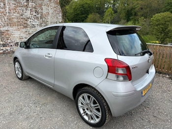 Used Toyota Yaris 2011 for sale - 78416490: Photo