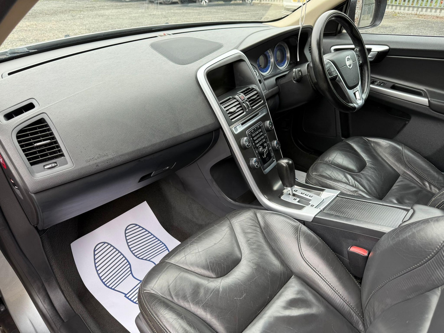 Used Volvo XC60 2011 for sale - 76122252: Photo 10