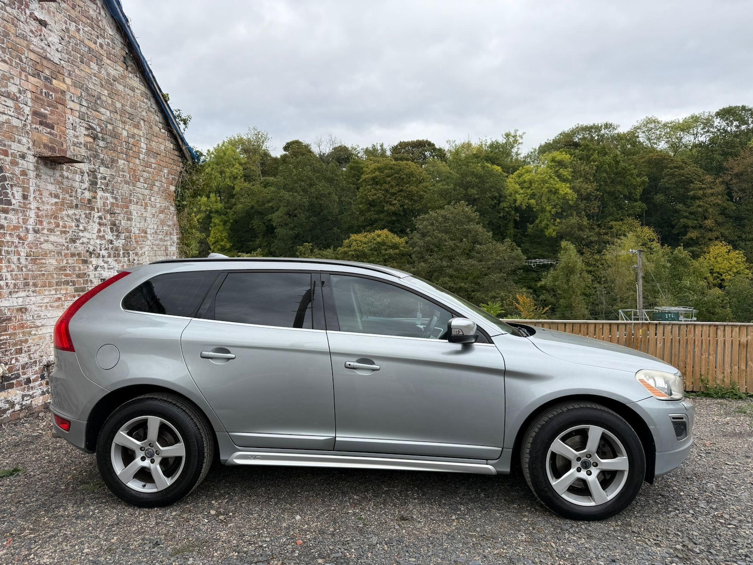 Used Volvo XC60 2011 for sale - 76122252: Photo 2