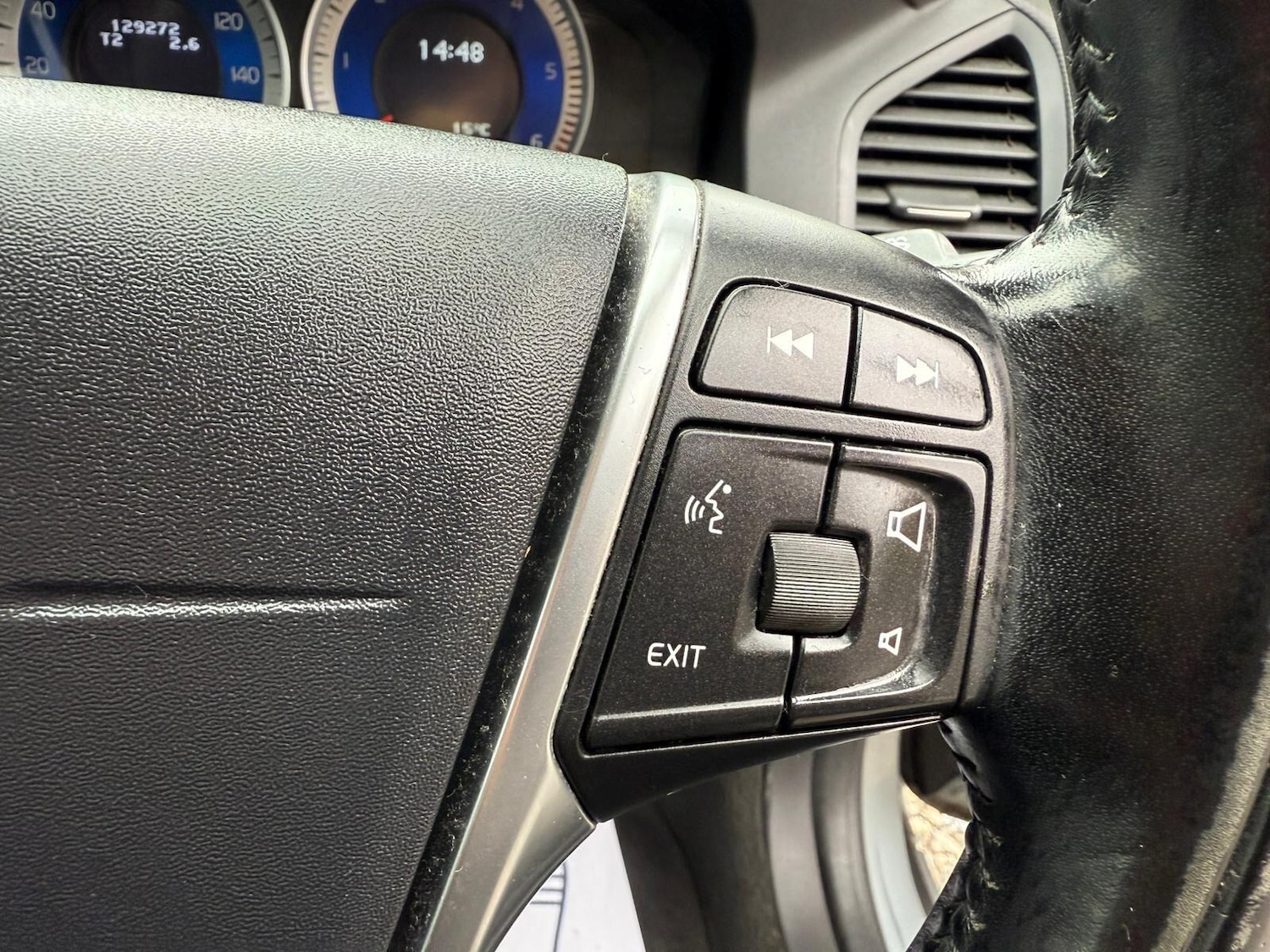 Used Volvo XC60 2011 for sale - 76122252: Photo 22