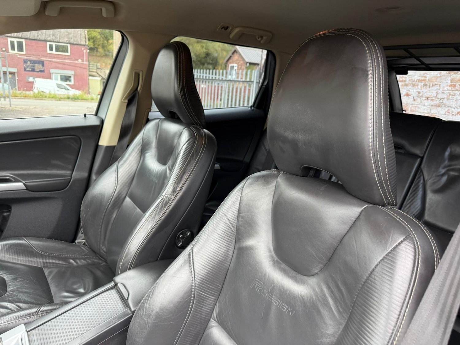 Used Volvo XC60 2011 for sale - 76122252: Photo 43