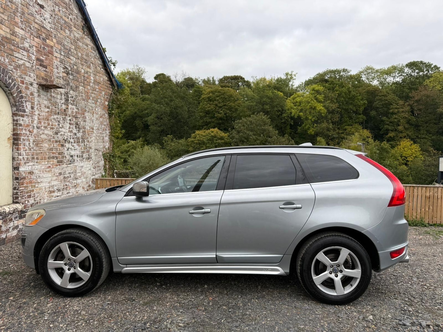 Used Volvo XC60 2011 for sale - 76122252: Photo 5