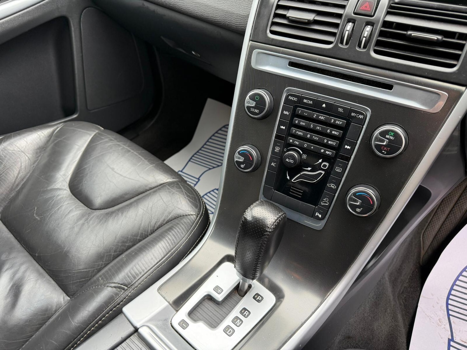 Used Volvo XC60 2011 for sale - 76122252: Photo 9