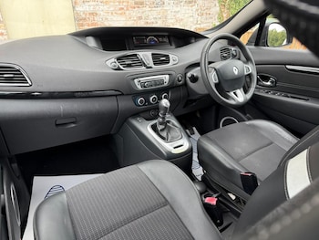 Used Renault Scenic 2012 for sale - 75430456: Photo