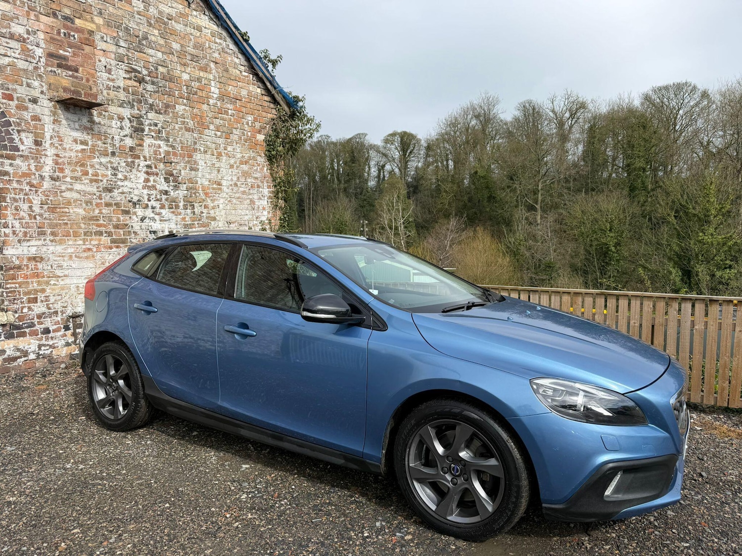 Used Volvo V40 Cross Country 2016 for sale - 78018903: Photo 1