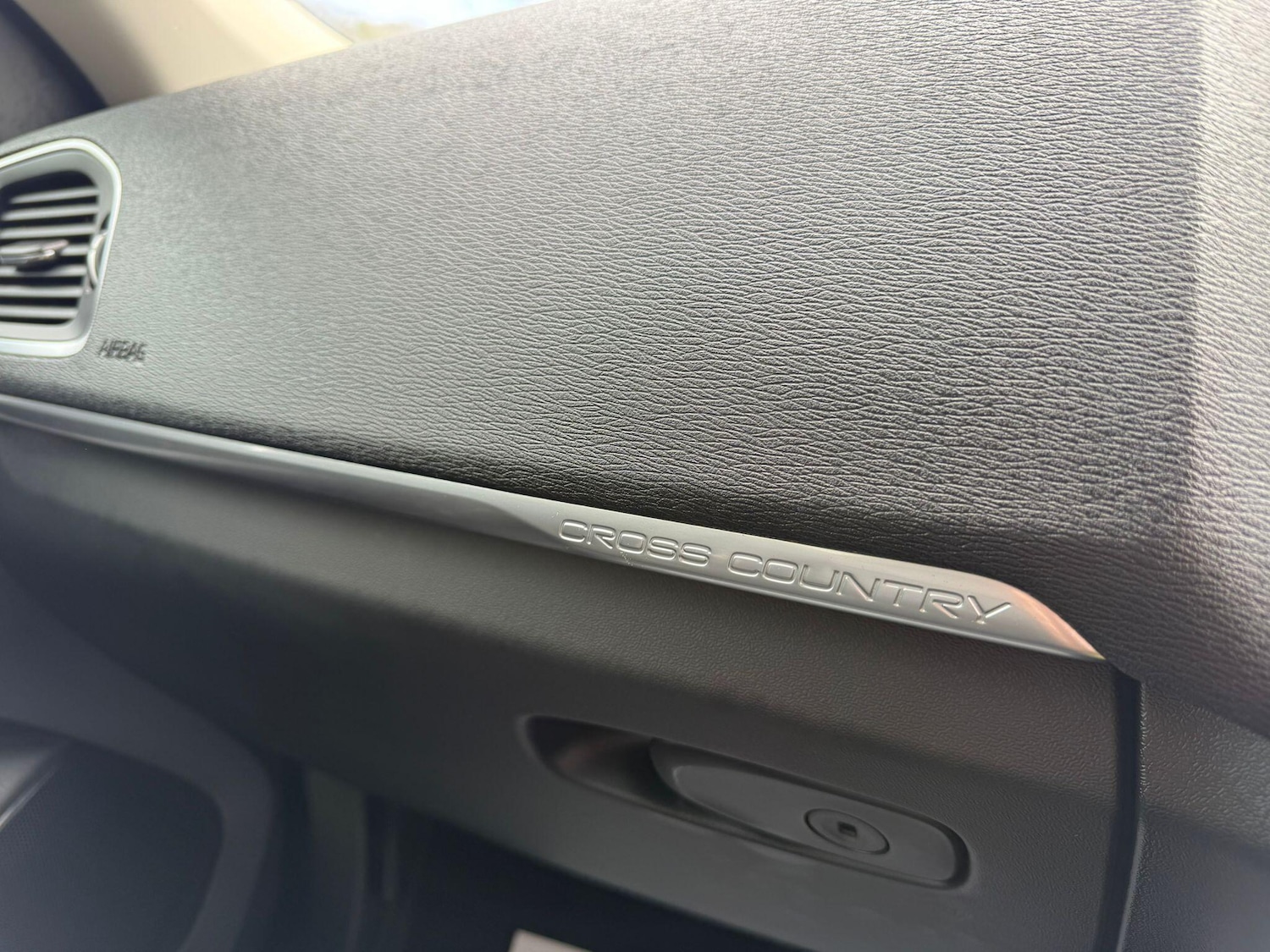 Used Volvo V40 Cross Country 2016 for sale - 78018903: Photo 45