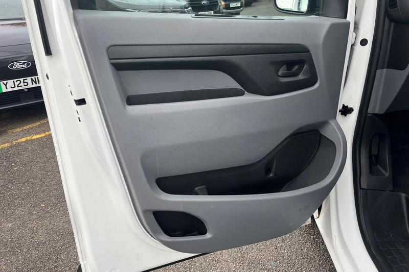 Used Vauxhall Vivaro 2020 for sale - 76322302: Photo 17