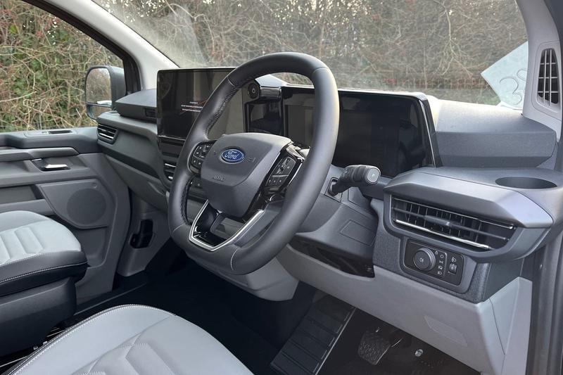 Used Ford Tourneo Custom 2025 for sale - 77354535: Photo 13